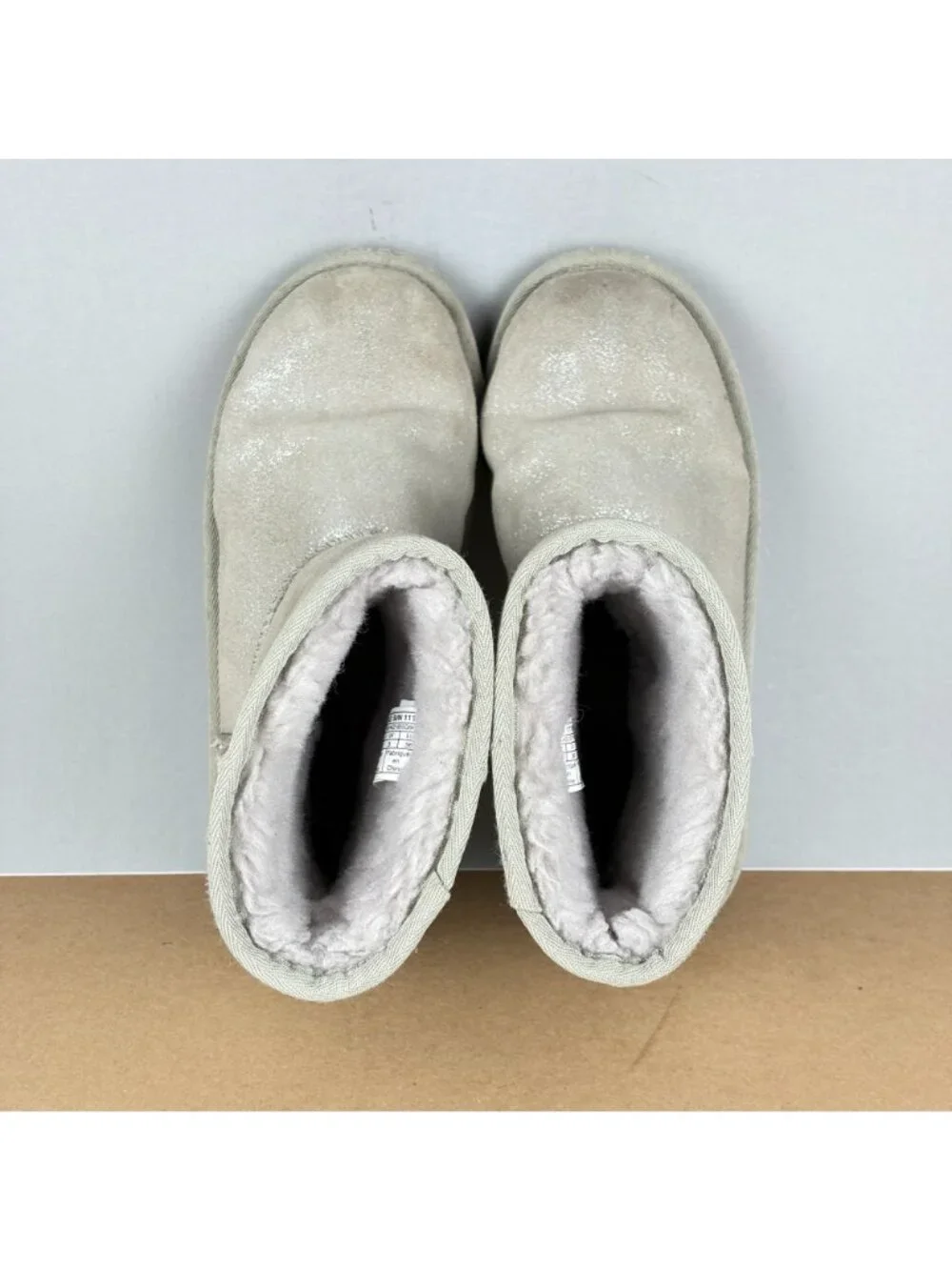 UGG Classic Short II Shimmer Pull On Boots Kids Size 4 Silver Shearling Lined